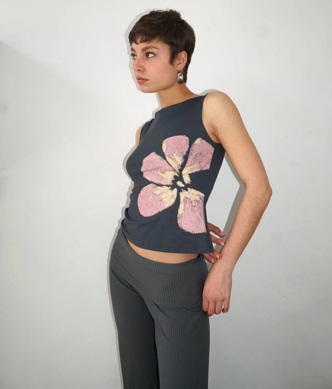 Hot Girl Round Neck Simple Floral Print Sleeveless Vest